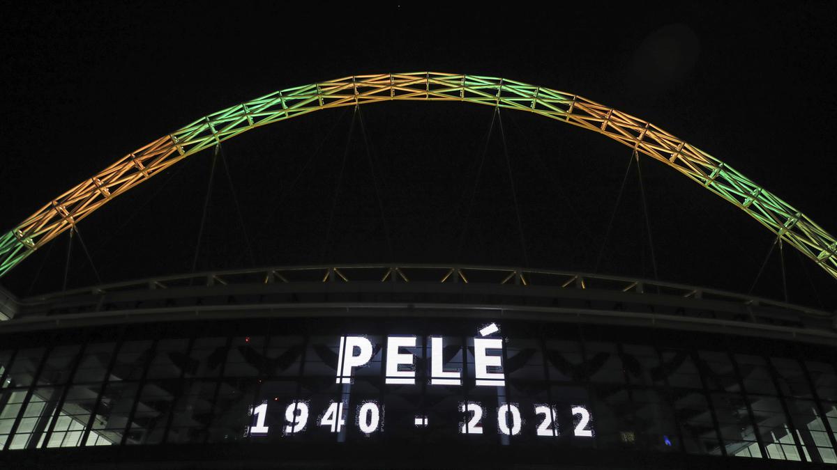 « Pelé a transformé le football en art »: Neymar mène la légende du Brésil