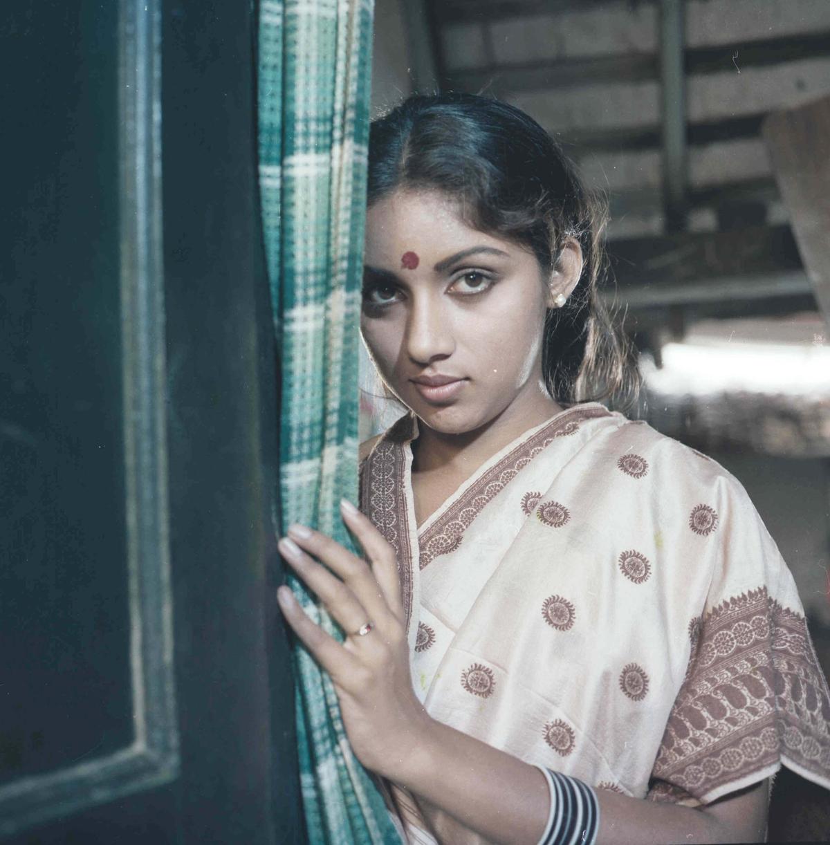 Revathi in Pudhumai Pen