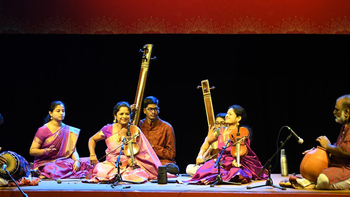 Subhalakshmi and Sornalatha vied with each other to present an inspiring ragam tanam pallavi