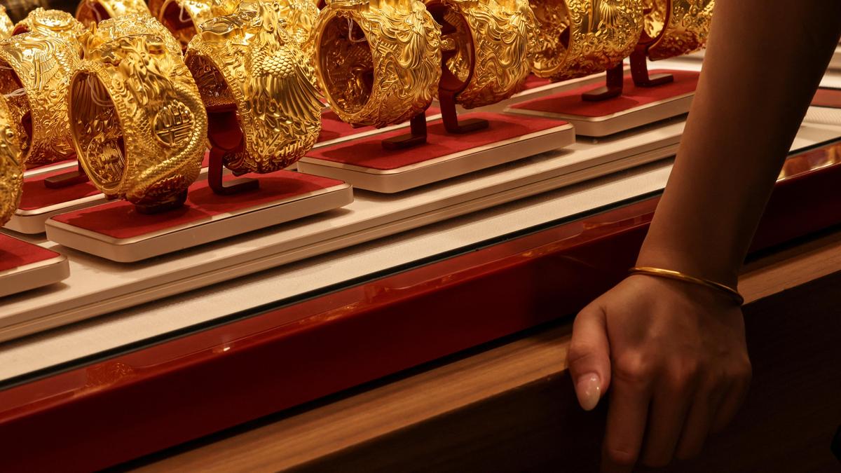 Silver, gold futures tumble 10% as strong U.S. dollar, Fed jitters spark selloff