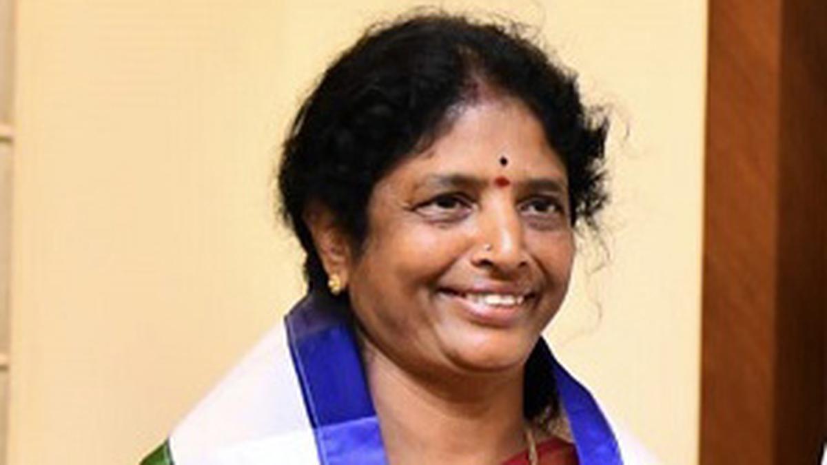 YSRCP’s Vanga Geetha to cross swords with JSP chief Pawan Kalyan in ...