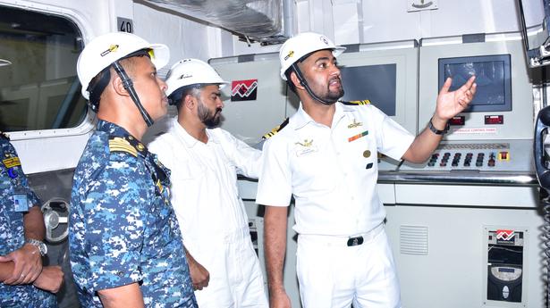 Bangladesh naval team visits Kochi