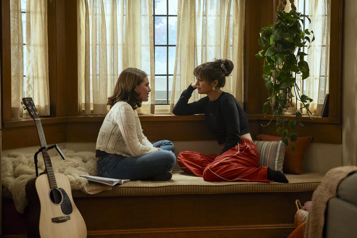 Hannah Wells (Ella Bright) and Allie Hayes (Mika Abdalla) in ‘OFF CAMPUS’
