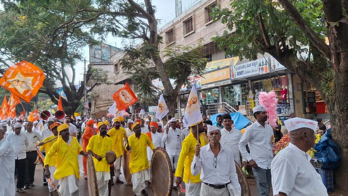 Mega procession taken out as part of Basava Samskruti Abhiyan in Dharwad