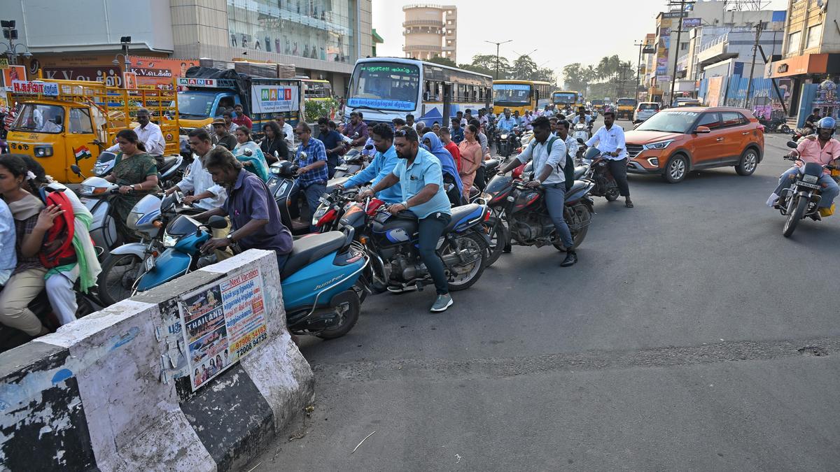 Median opening on Villianur Road poses threat to road users
