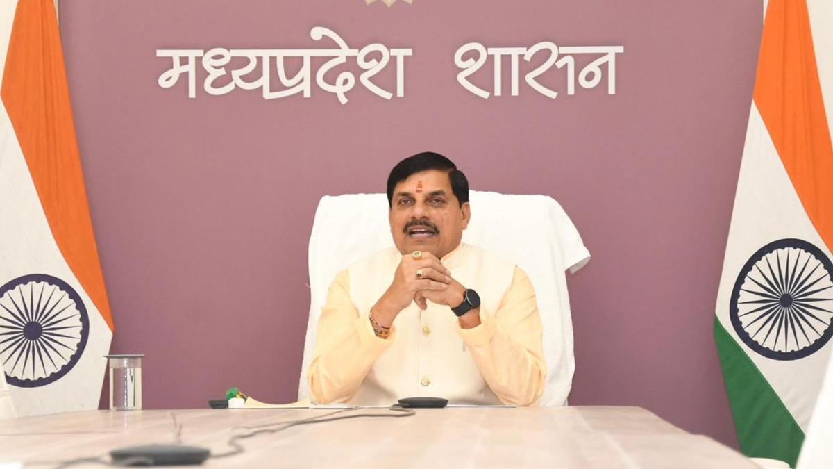 https://th-i.thgim.com/public/incoming/dt2sn6/article70144628.ece/alternates/LANDSCAPE_1200/mp%20mohan%20yadav.jpg