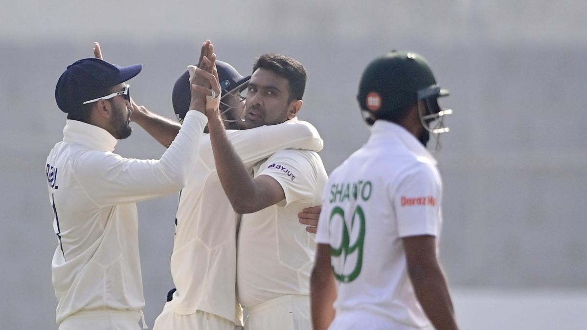 IND vs. BAN, 2nd Test | India move towards victory, reduce Bangladesh to 71/4 at lunch