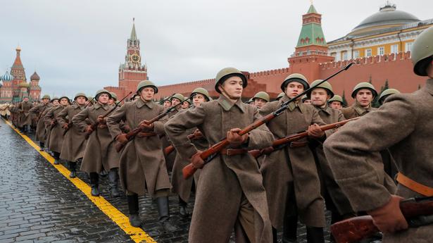 Putin orders Russian military to start beefing up in 2023