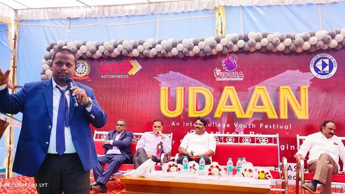 Engineering graduates should focus on acquiring additional qualifications: Tech Mahindra HR head