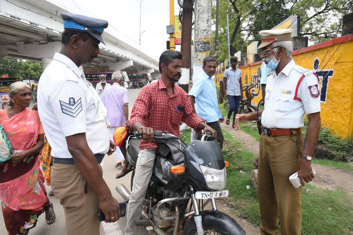 Traffic police face threats from leaders of local political and caste outfits
