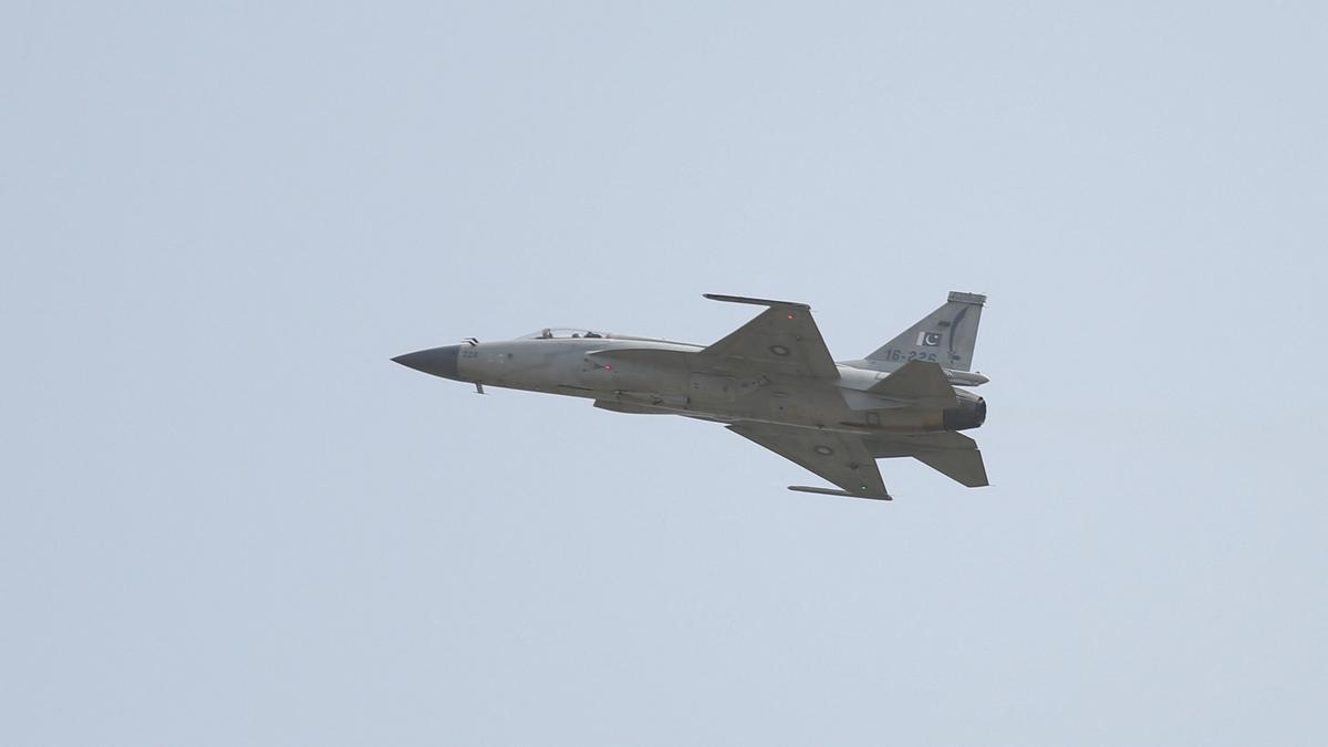 Bangladesh expresses 'potential interest' in procuring JF-17 fighter jets, says Pakistan