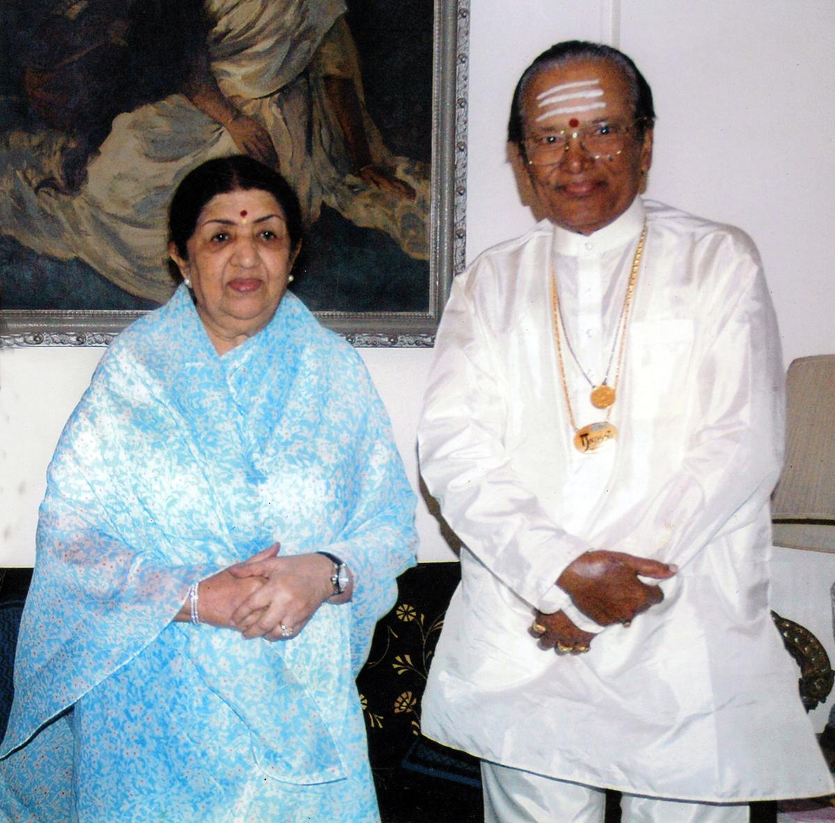 Lata mangeskar with T.M.Sounder rajan.