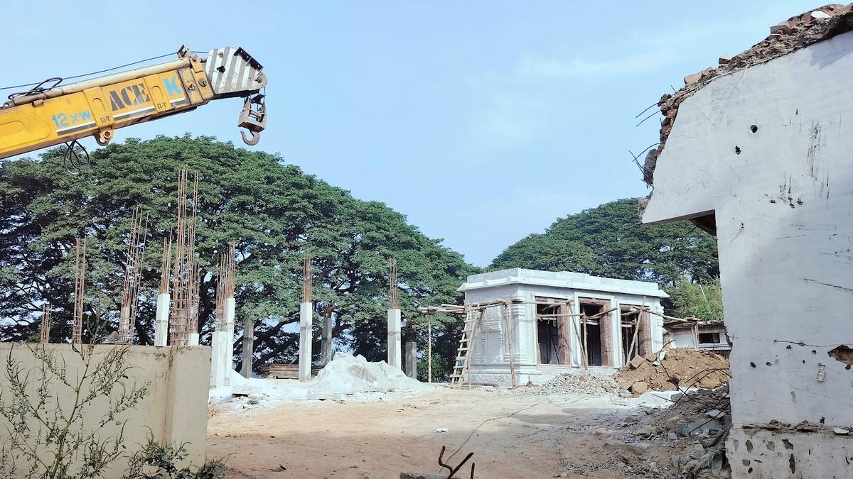 12th century Rameshwara temple at Kudli faces threat of losing attraction due to construction by mutt within prohibited zone of ASI protected monument in Karnataka