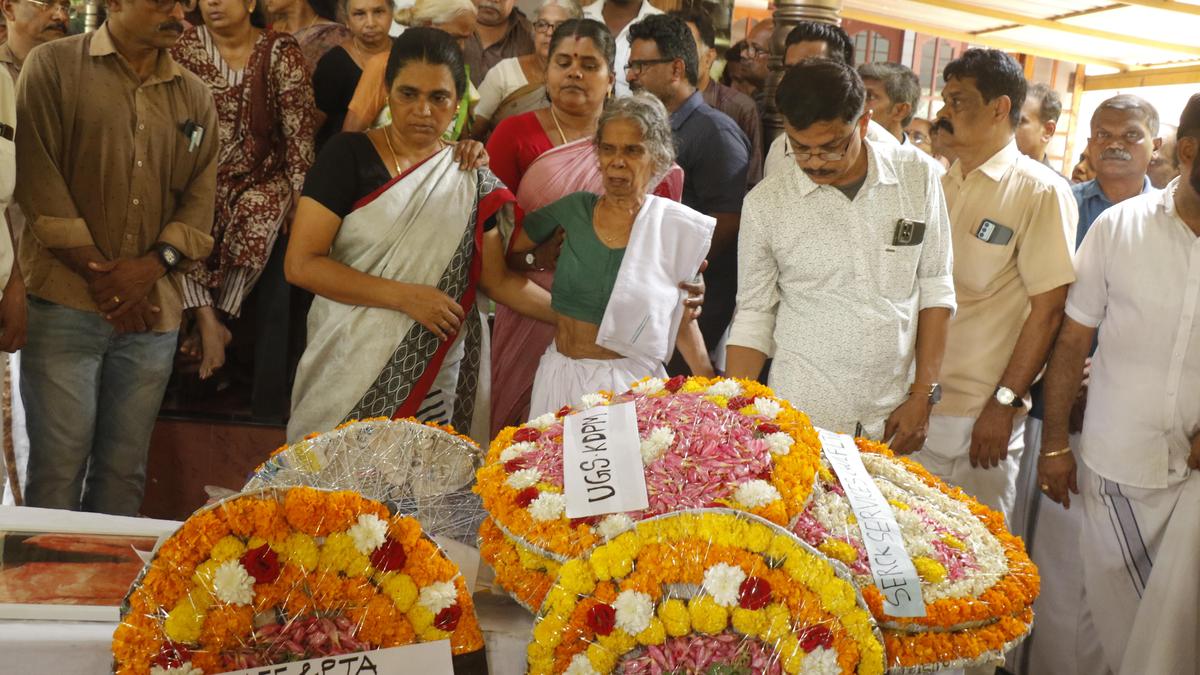 Hundreds pay last respects to Palakkad teen found dead in Karnataka gorge