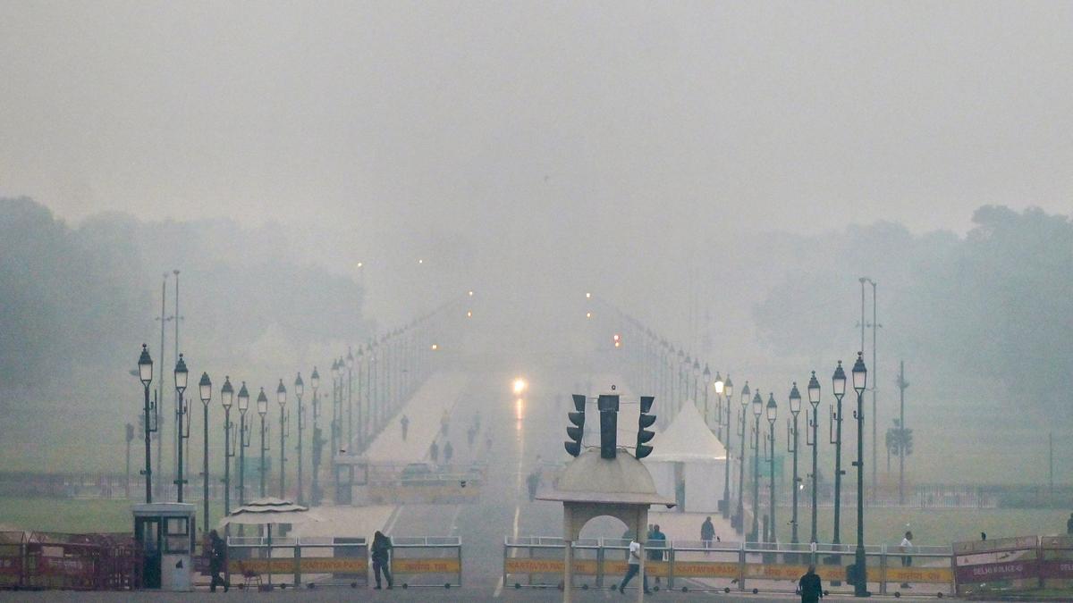 Delhi enveloped in toxic haze, AQI in severe zone in some areas