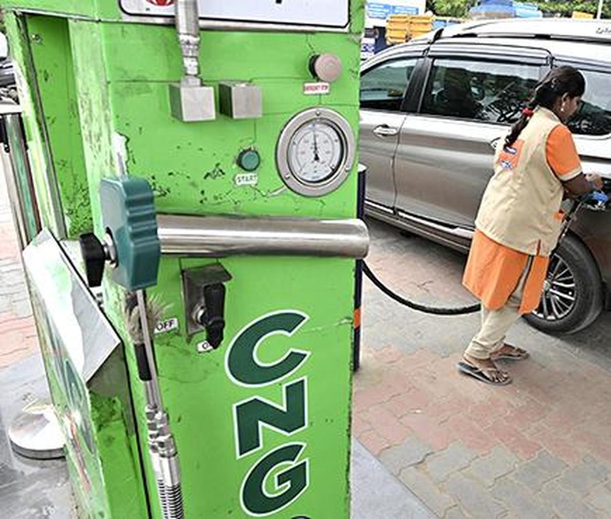 Mumbai CNG pumps see rush after gas pipeline damage disrupts supply - The  Hindu
