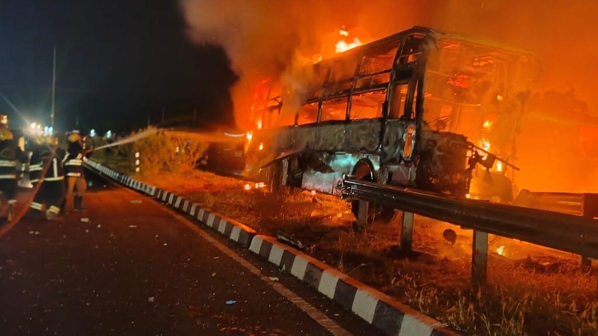 Omni-bus, truck gutted in fire after collision near Virudhunagar