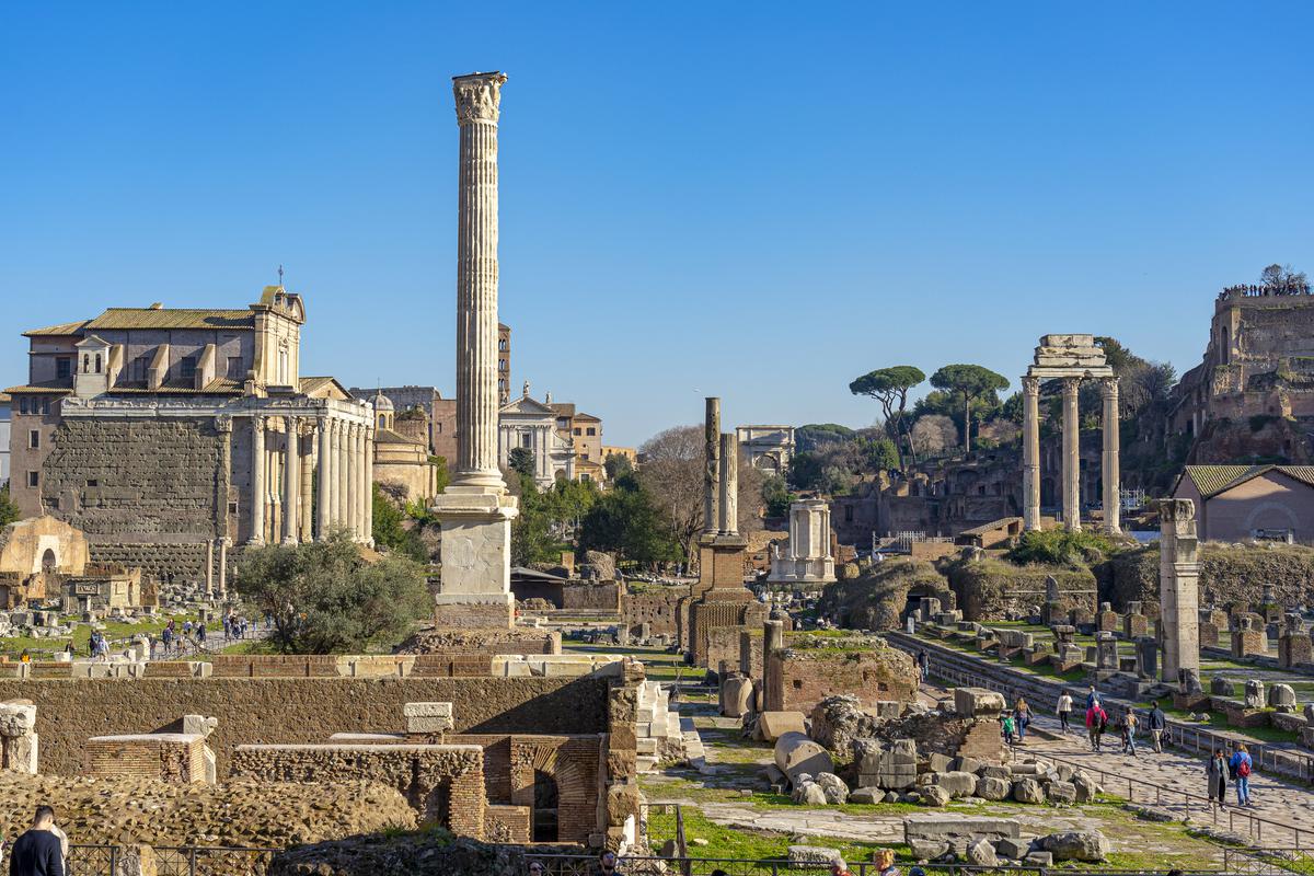 A view of the interior ruins of the Palatine Hill in Rome.