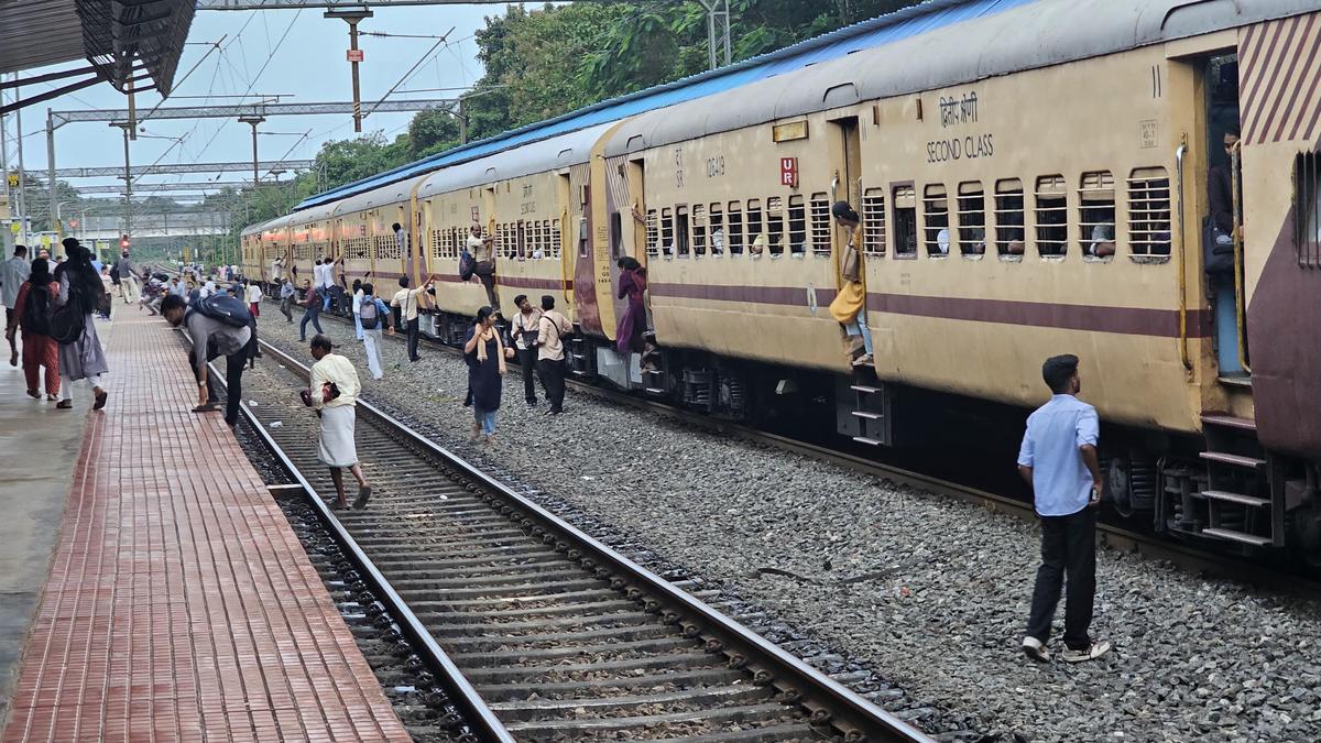 Kerala Rail Development Corporation proposes extending Sabari rail to Thiruvananthapuram, Vizhinjam port