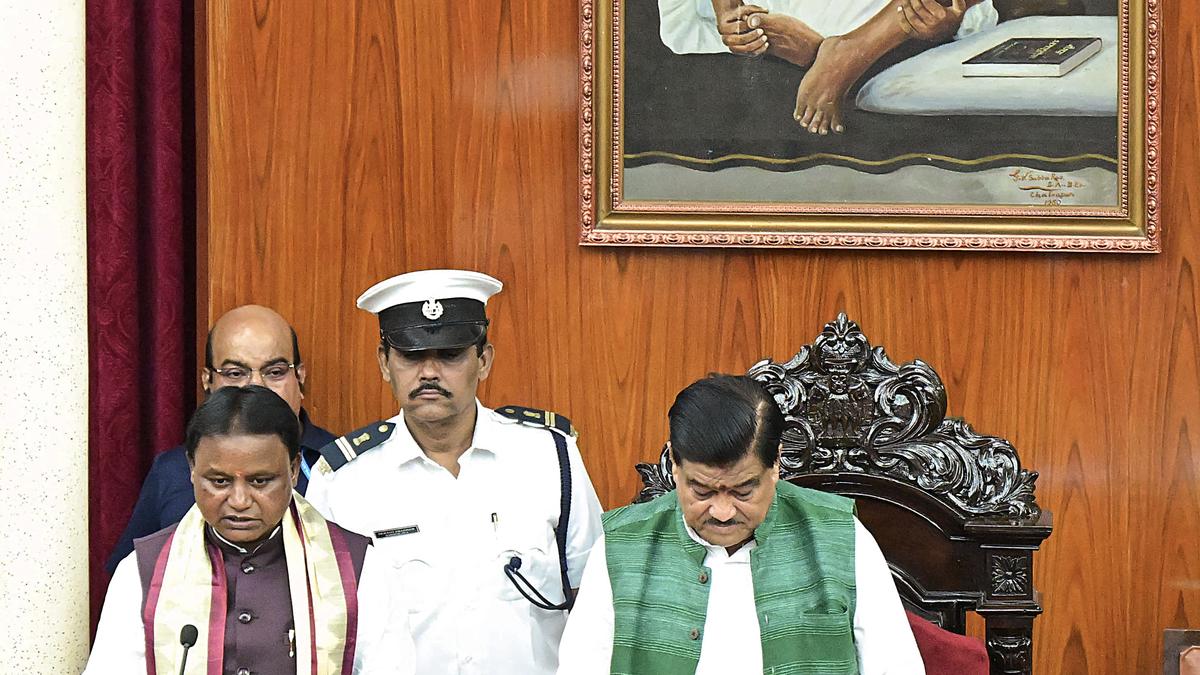 Mohan Charan Majhi, Naveen Patnaik and others take oath as members of Odisha Assembly