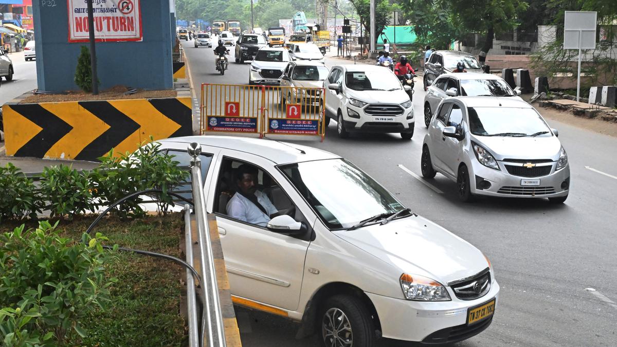 Motorists seek traffic signal at Sitra junction in Coimbatore city