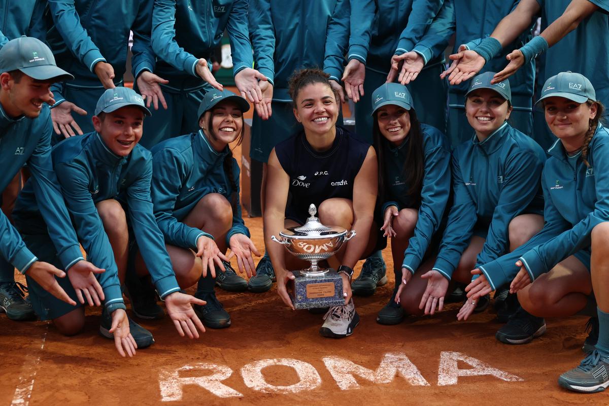 On cloud nine: Paolini had a dream run at home in Rome, winning both the women’s singles and doubles event with Sara Errani. | Photo: Getty Images On cloud nine: Paolini had a dream run at home in Rome, winning both the women’s singles and doubles event with Sara Errani. | Photo: Getty Images