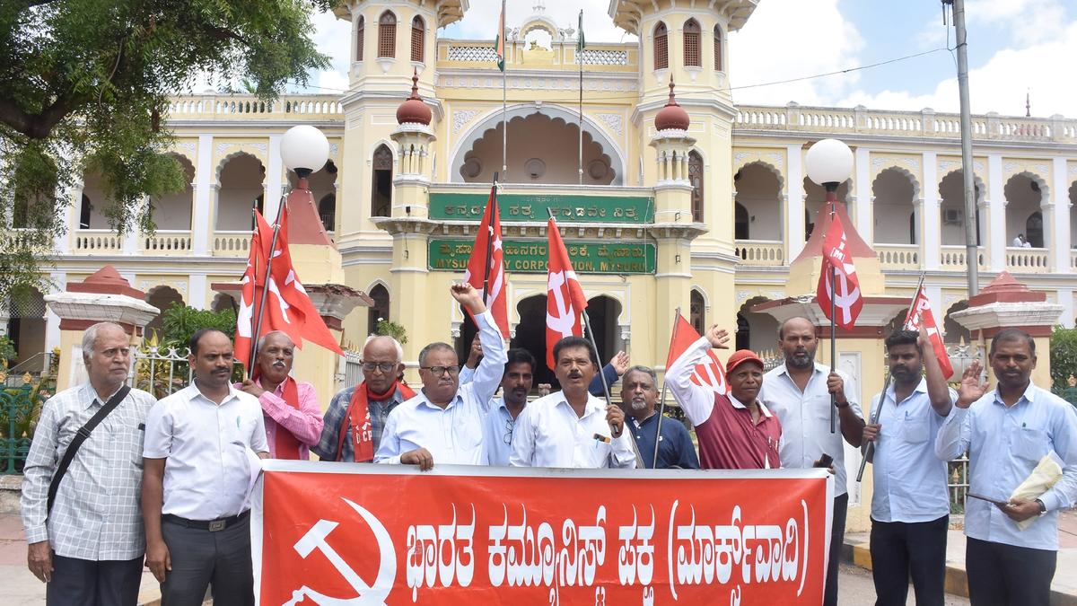 Opposition to paid parking: Mayor to convene meeting on Friday