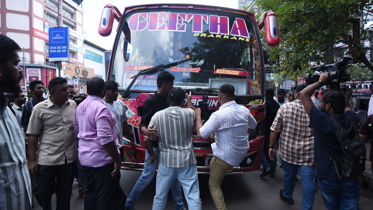 Congress hartal leads to tension in parts of Kozhikode
