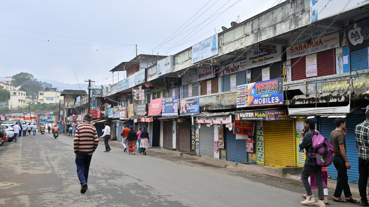 Nilgiris bandh: Shops shut in protest against e-pass system ordered by Madras High Court