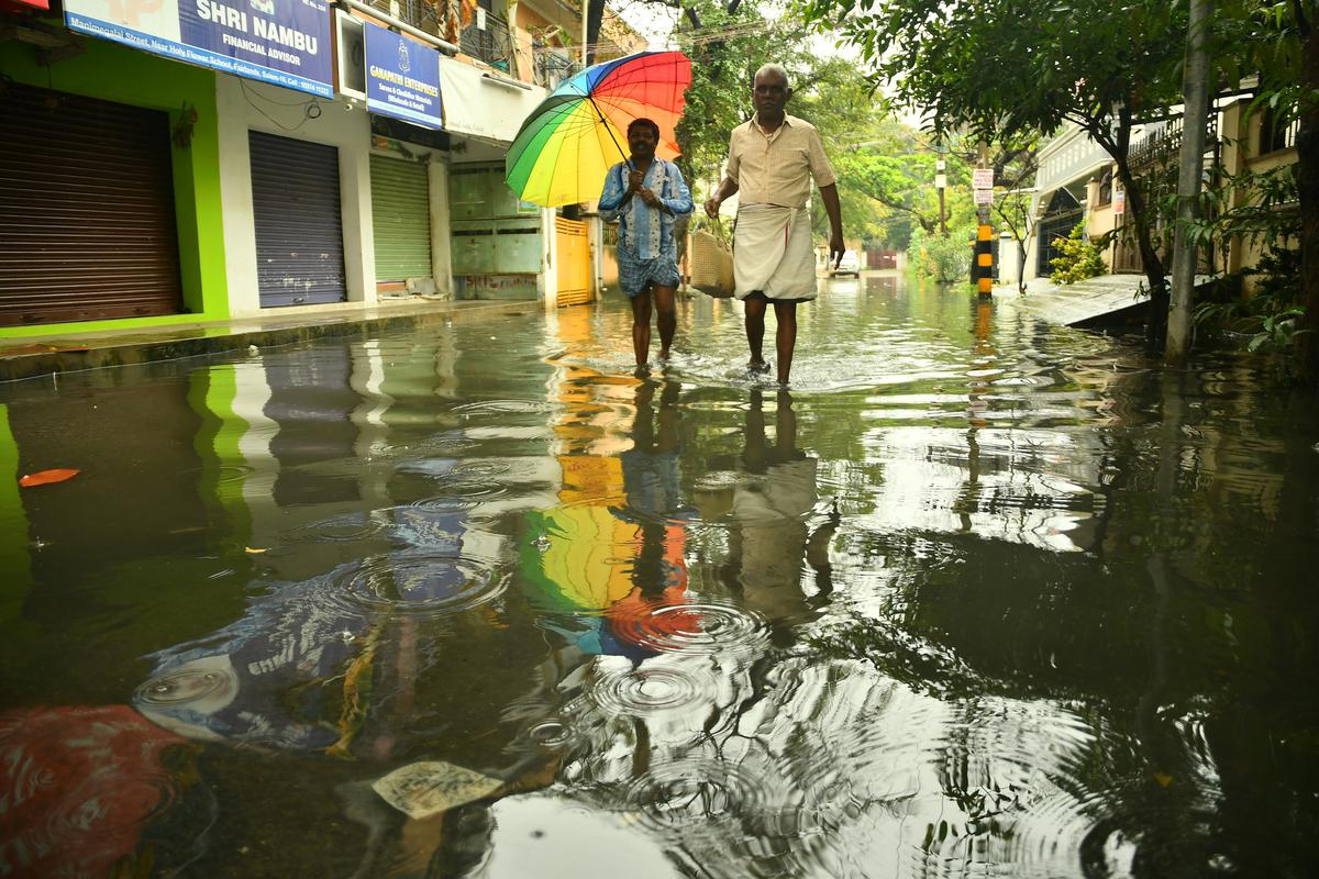 Rain lashes Salem and Erode districts for second day