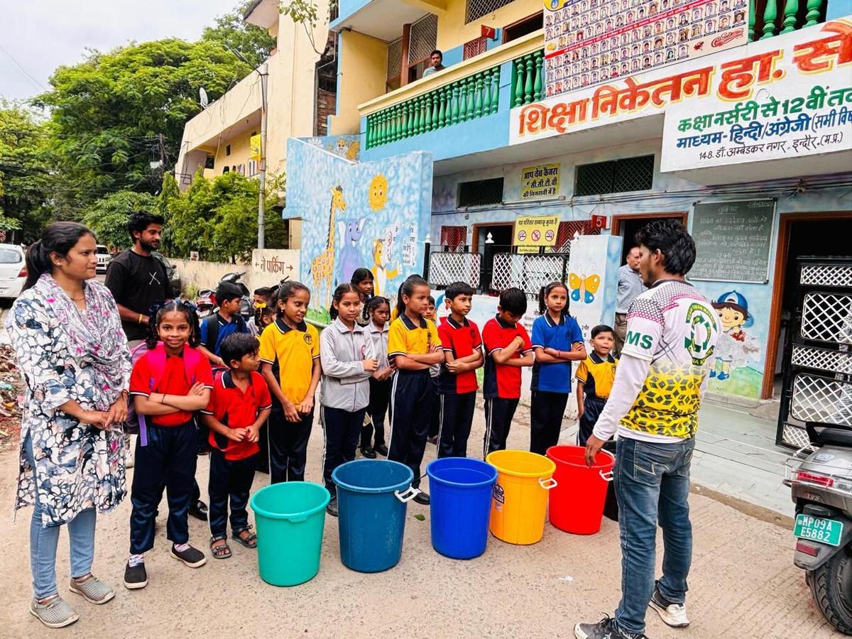 Dalle scuole statali con grandi numeri alle piccole scuole private, i programmi di sensibilizzazione coprono tutte le istituzioni. Dalle scuole statali con grandi numeri alle piccole scuole private, i programmi di sensibilizzazione coprono tutte le istituzioni.