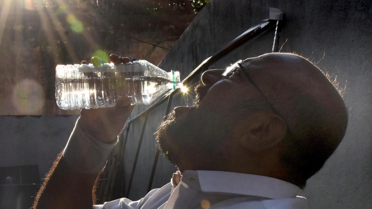 Searing heat grips Mysuru district, H.D. Kote nears 40°C; low heat risk forecast over next three days