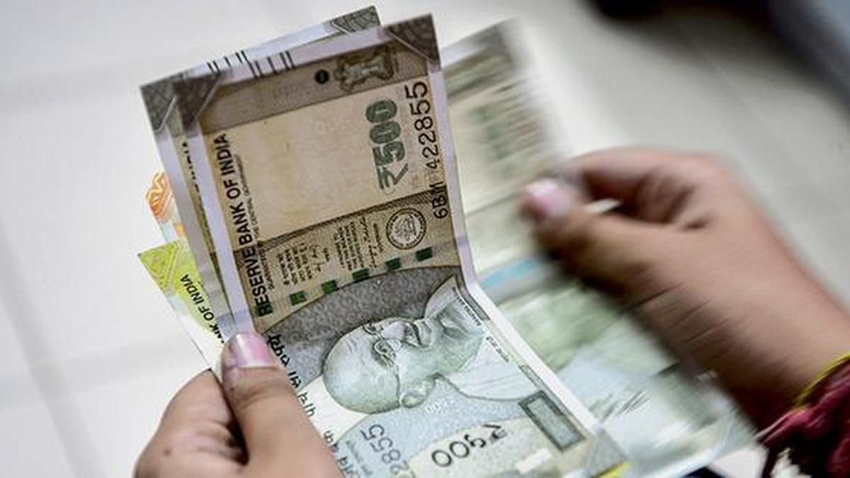 Rupee rebounds from all-time low, gains 48 paise to 91.57 against U.S. dollar in early trade