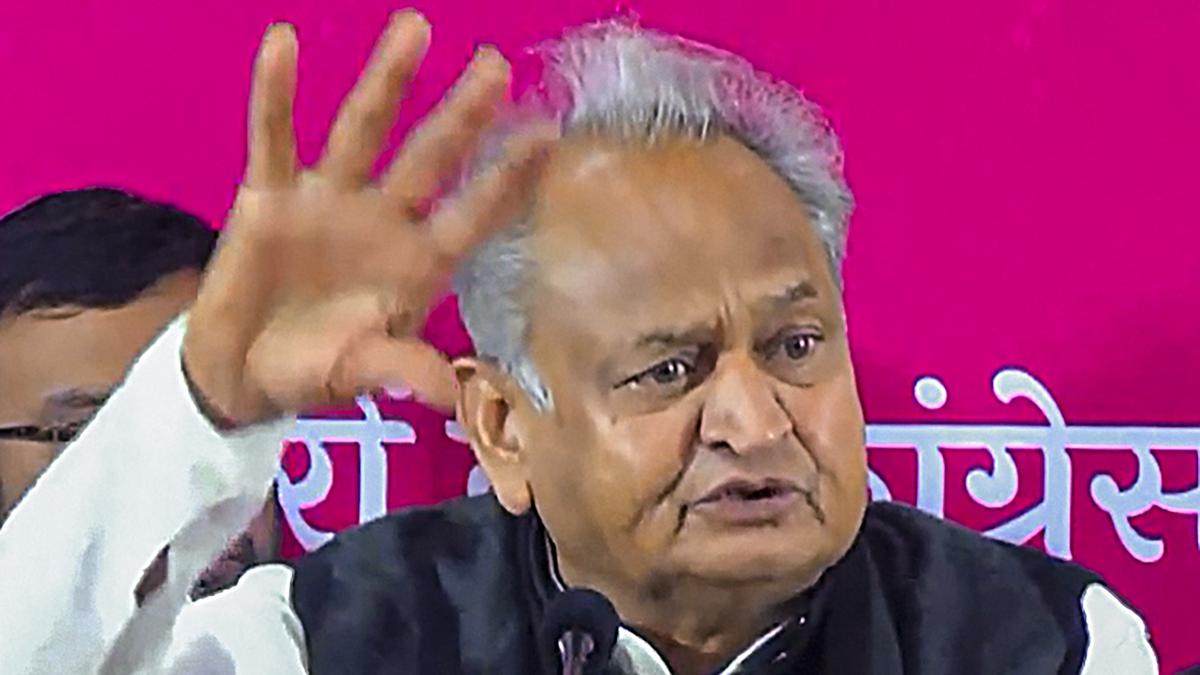 Elect me because I am Rajasthani, ignore the Gujaratis, says CM Gehlot