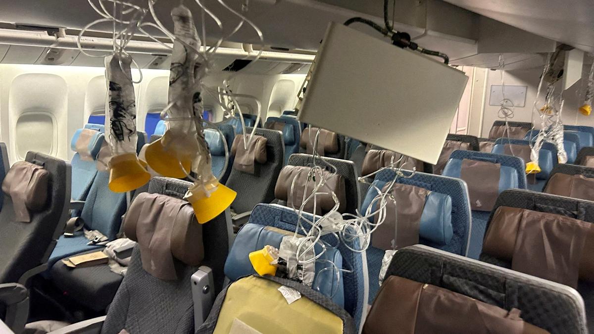 Singapore Airline passengers endured 62 seconds of extreme turbulence on May 21 London-Singapore flight