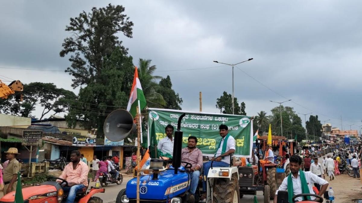 Farmers take out tractor rally in Kalaghatagi of Dharwad district