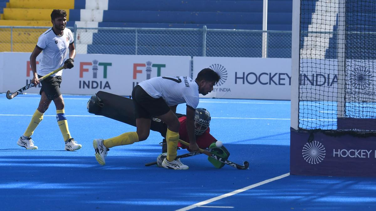 HOCKEY | Top teams saunter into the quarterfinals