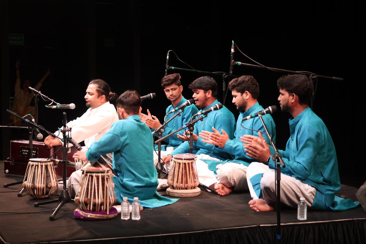 Sarvjeet and his team also sing Kumaoni folk melodies under the name ‘HimaliMou’