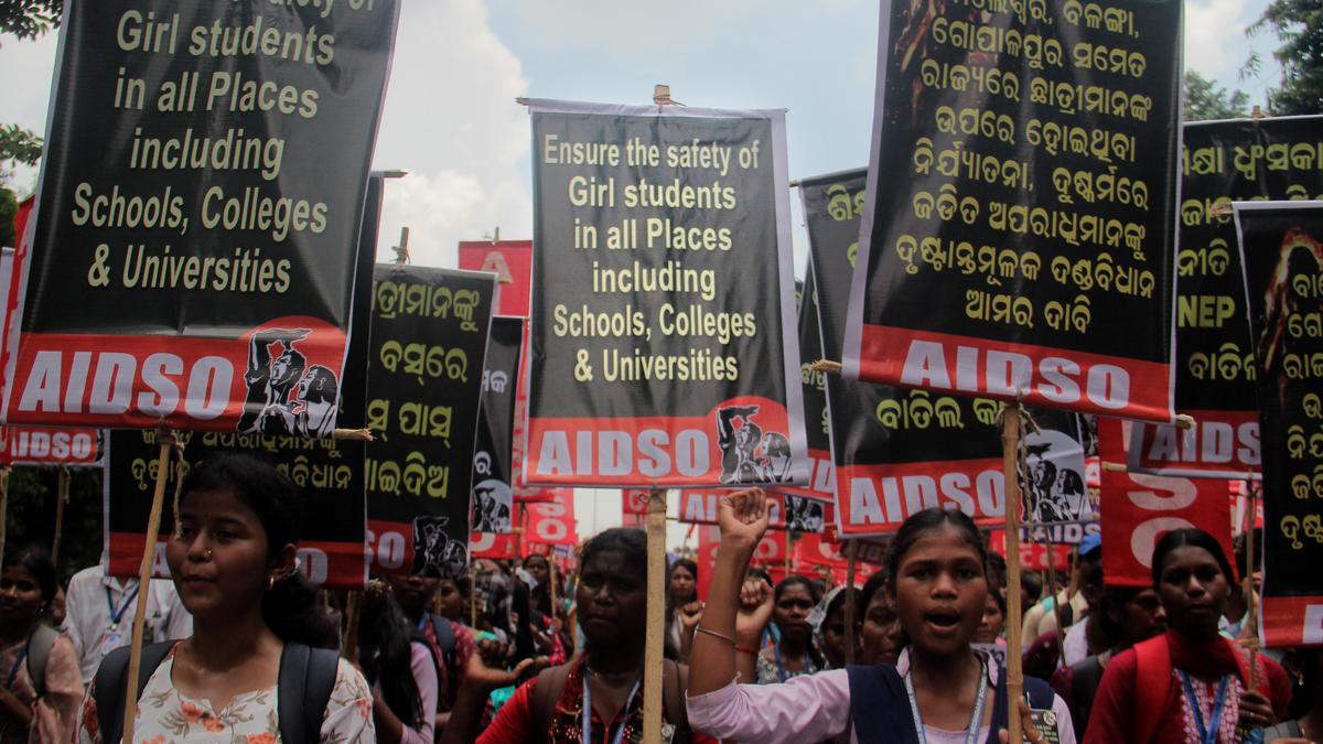 https://th-i.thgim.com/public/incoming/e33a6t/article69889194.ece/alternates/LANDSCAPE_1200/90092_23_7_2025_14_37_2_3_AIDSO_PROTEST_AGAINST_SEXUAL_HARASSMENT_IN_ODISHA_6.JPG