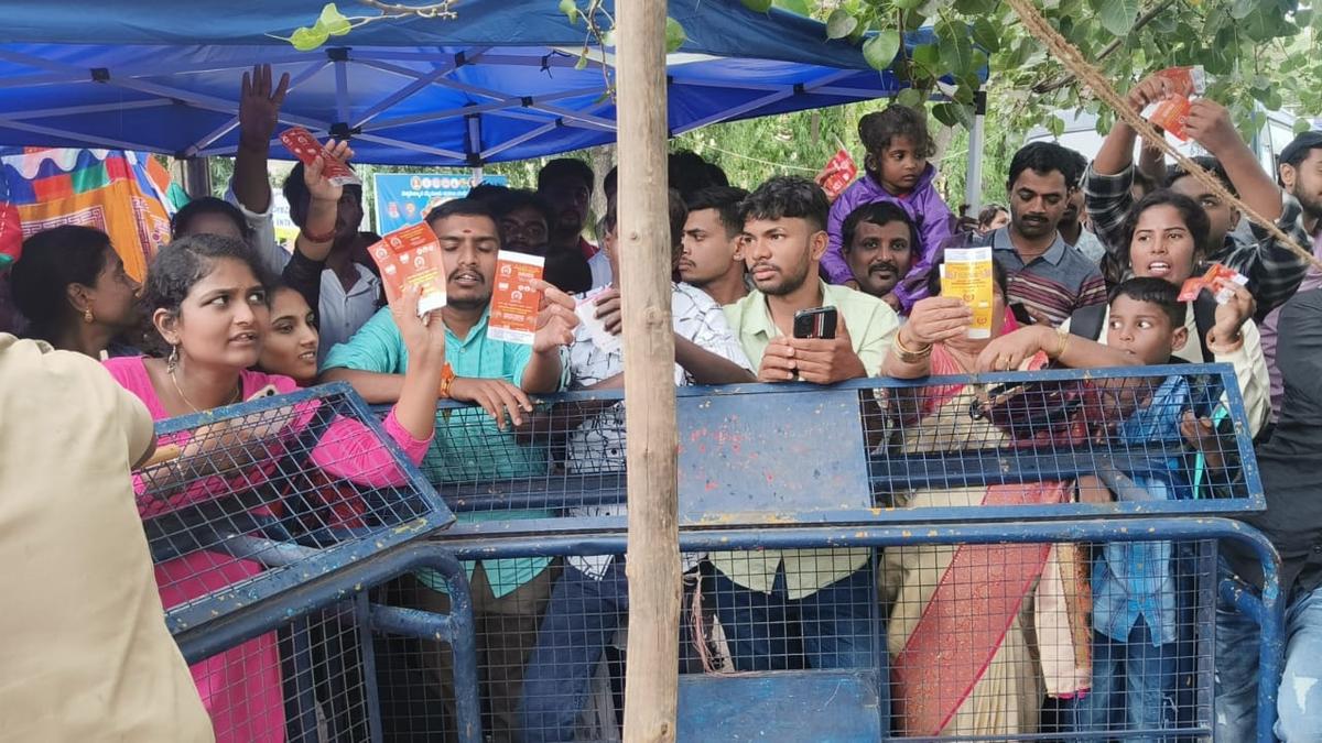 Pass holders denied entry during Jamboo Savari