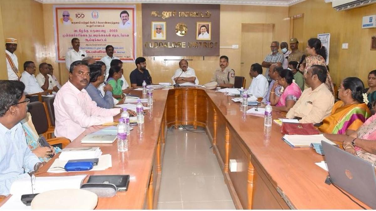 Minister reviews monsoon preparedness measures in Cuddalore district