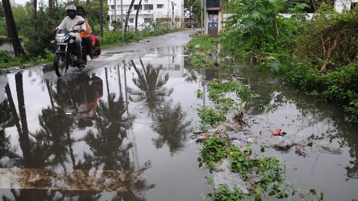 Overflowing sewage cause concern among Erode residents