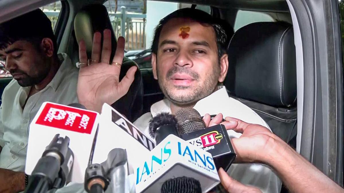 Tej Pratap’s airport meet with BJP MP Ravi Kishan sparks speculation