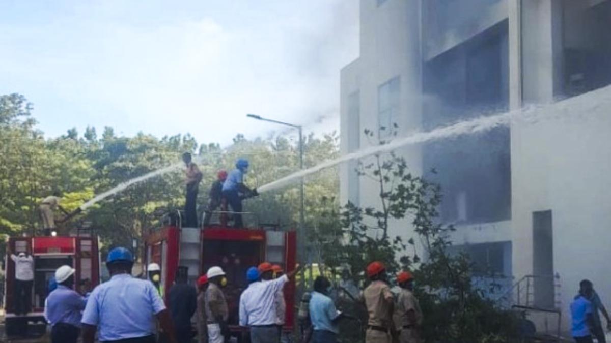 Around 10 workers injured in a fire accident in a chemical factory in Anakapalli (FOR NET)