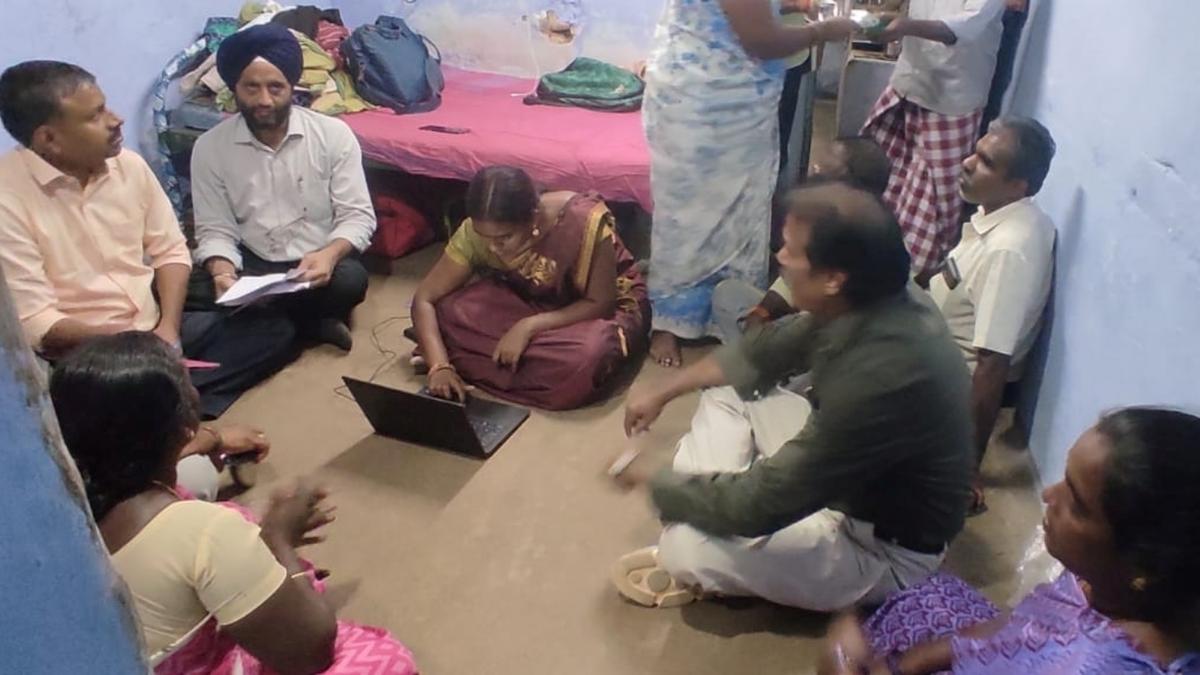 NHRC team meets Tirunelveli Collector, Manjolai tea estate workers&nbsp;