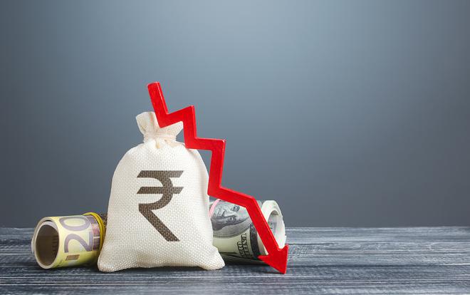 
Explainer | The free fall of the rupee

