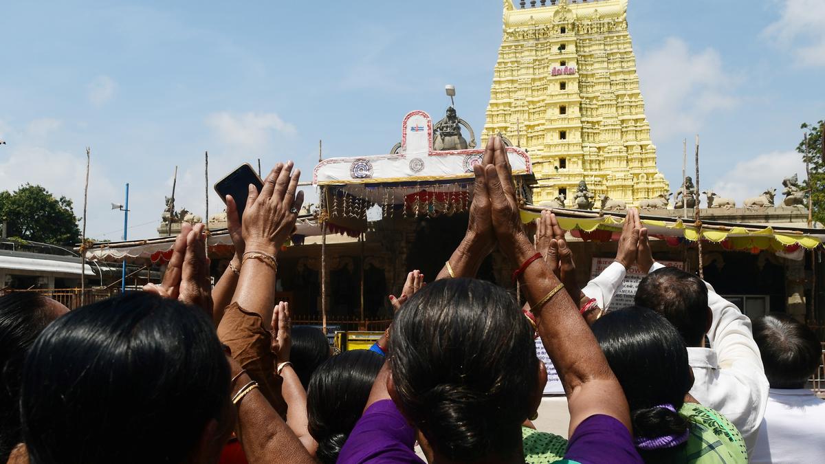 Devotee collapses while in queue at Rameswaram temple, dies