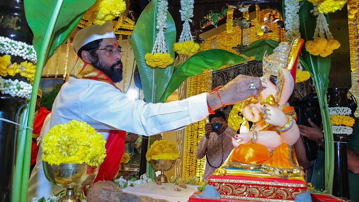 Maharashtra Leaders Celebrate Ganesh Chaturthi