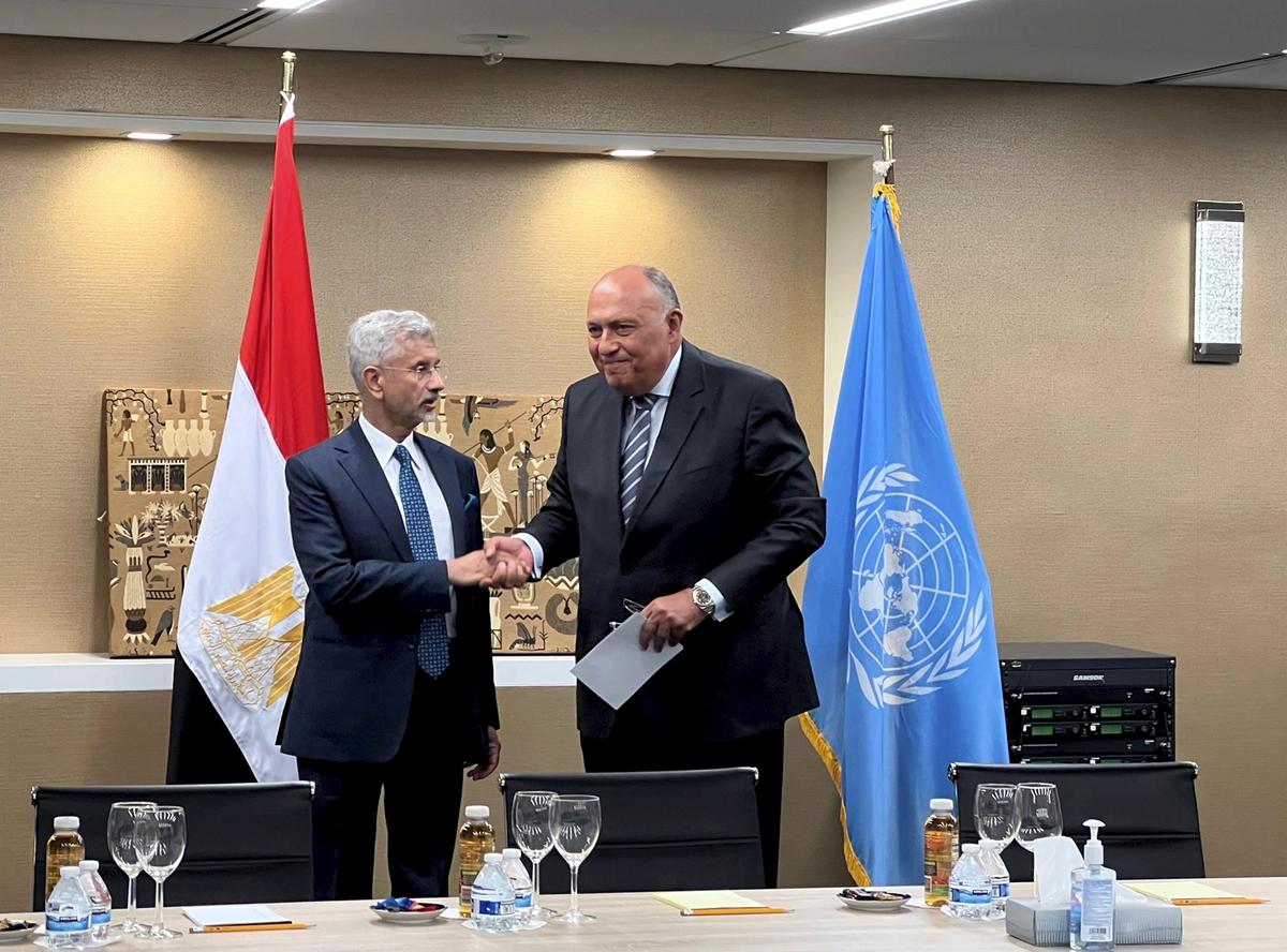 Le ministre des Affaires étrangères S Jaishankar avec le ministre égyptien des Affaires étrangères Sameh Shoukry lors d'une réunion en marge de la session de haut niveau de l'Assemblée générale des Nations Unies à New York le 19 septembre 2022