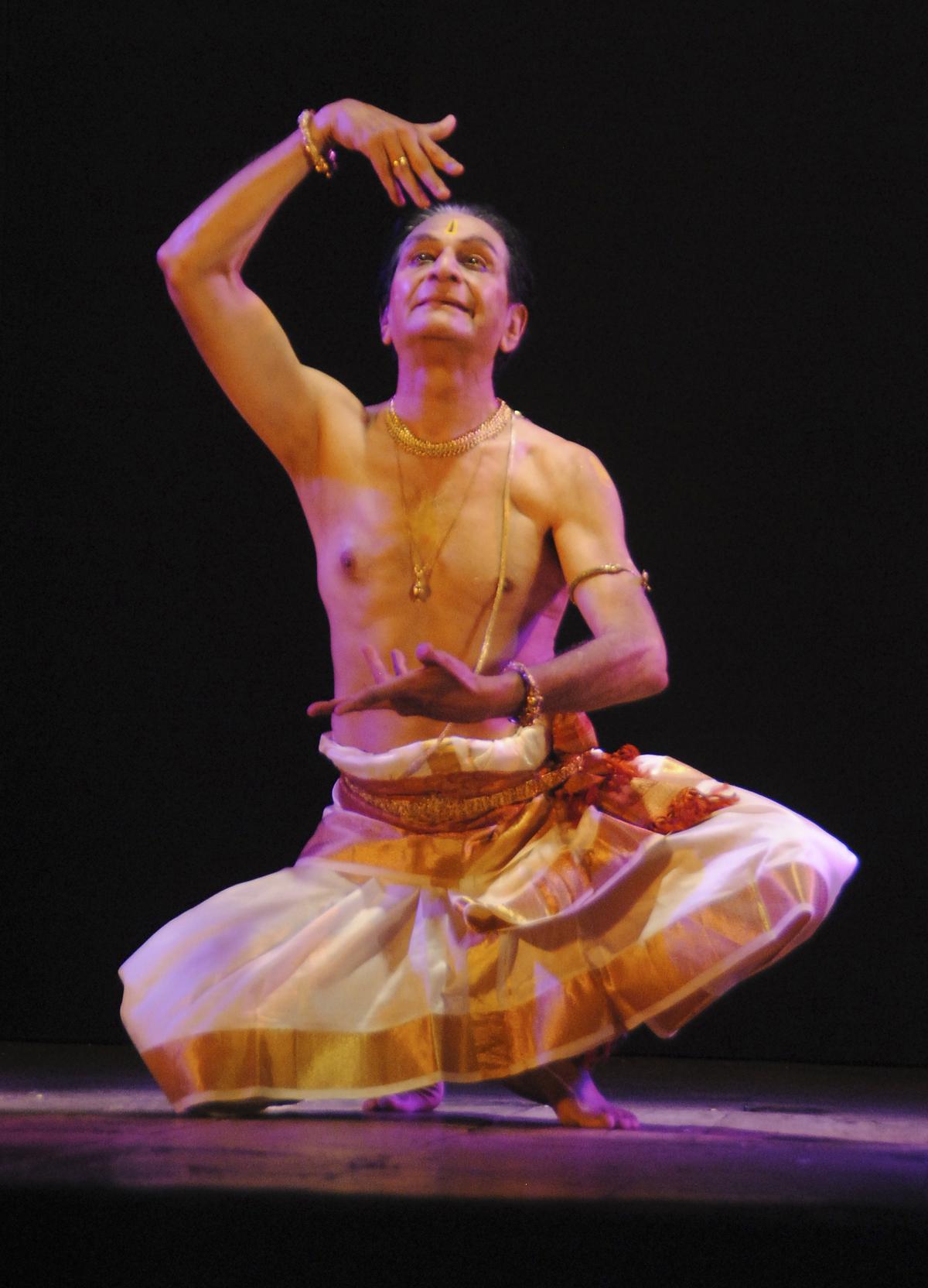 C.V. Chandrasekhar performing in Mangaluru on November 30, 2013.